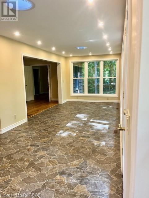 86 Moore Street, Northern Bruce Peninsula, Ontario  N0H 1W0 - Photo 9 - X10845576