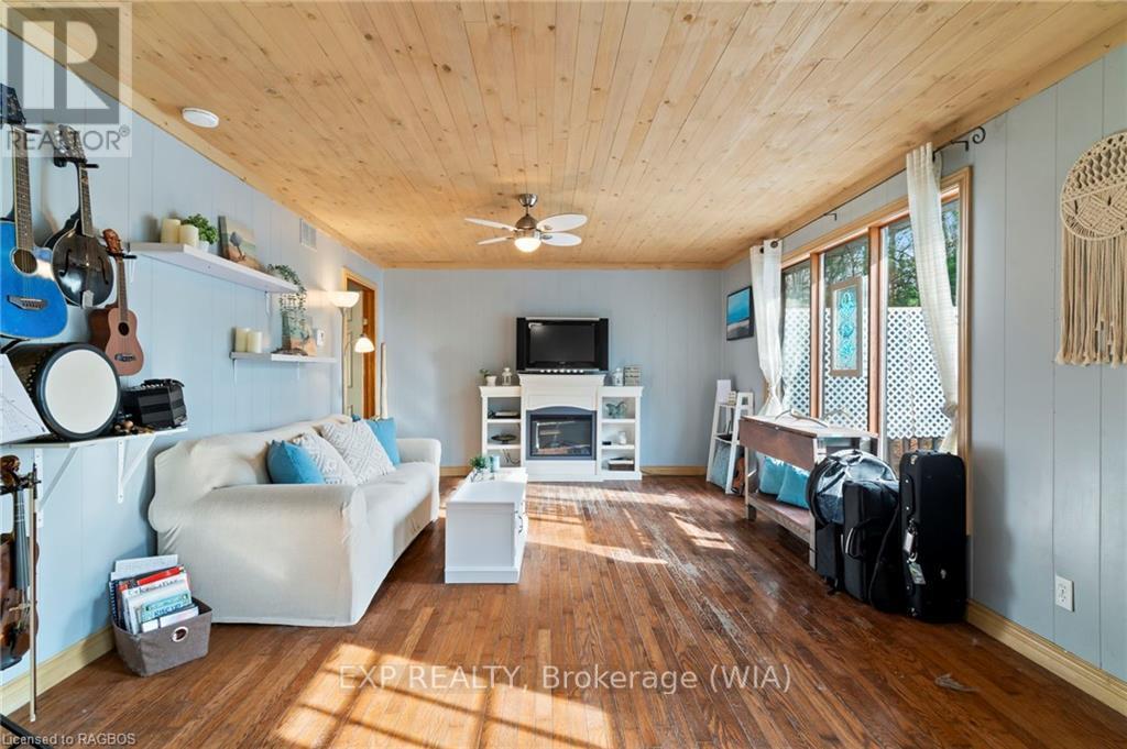 397 Mallory Beach Road, South Bruce Peninsula, Ontario  N0H 2T0 - Photo 18 - X11879953