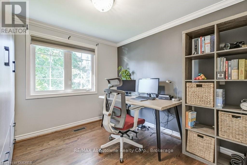 2492 Rebecca StreetOakville (1001 - Br Bronte), Ontario  L6L 2B2 - Photo 15 - W10404045