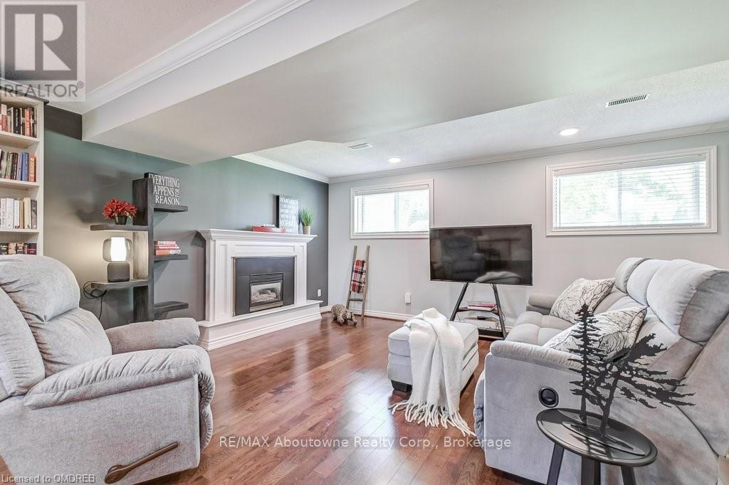 2492 Rebecca StreetOakville (1001 - Br Bronte), Ontario  L6L 2B2 - Photo 20 - W10404045