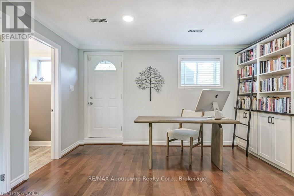 2492 Rebecca StreetOakville (1001 - Br Bronte), Ontario  L6L 2B2 - Photo 21 - W10404045