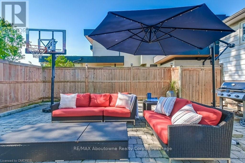 2492 Rebecca StreetOakville (1001 - Br Bronte), Ontario  L6L 2B2 - Photo 31 - W10404045