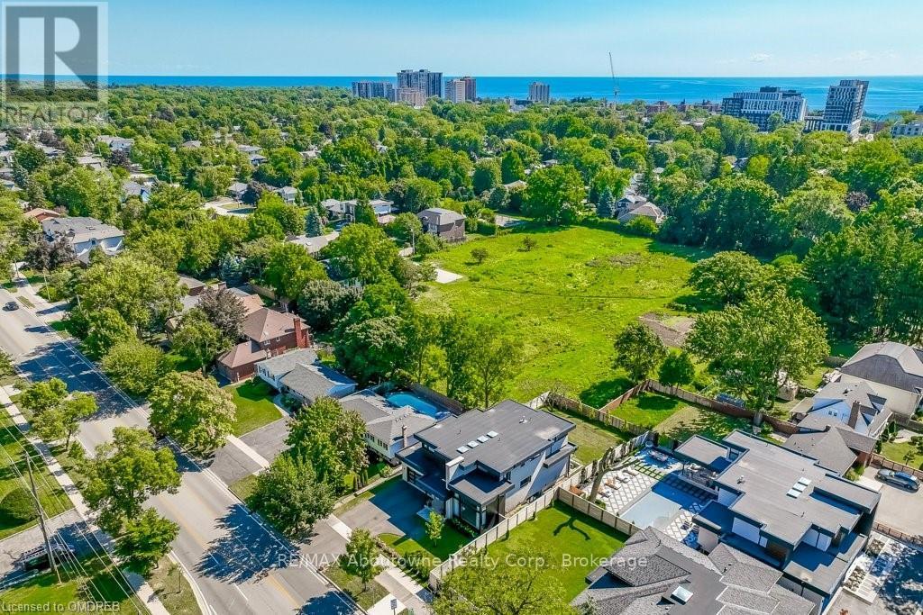 2492 Rebecca StreetOakville (1001 - Br Bronte), Ontario  L6L 2B2 - Photo 34 - W10404045