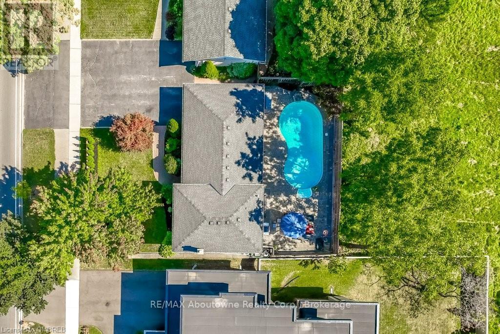 2492 Rebecca StreetOakville (1001 - Br Bronte), Ontario  L6L 2B2 - Photo 36 - W10404045