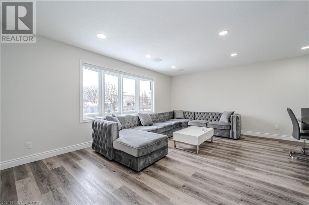 201 Erinbrook Drive, Kitchener, Ontario  N2E 3K5 - Photo 11 - 40686718