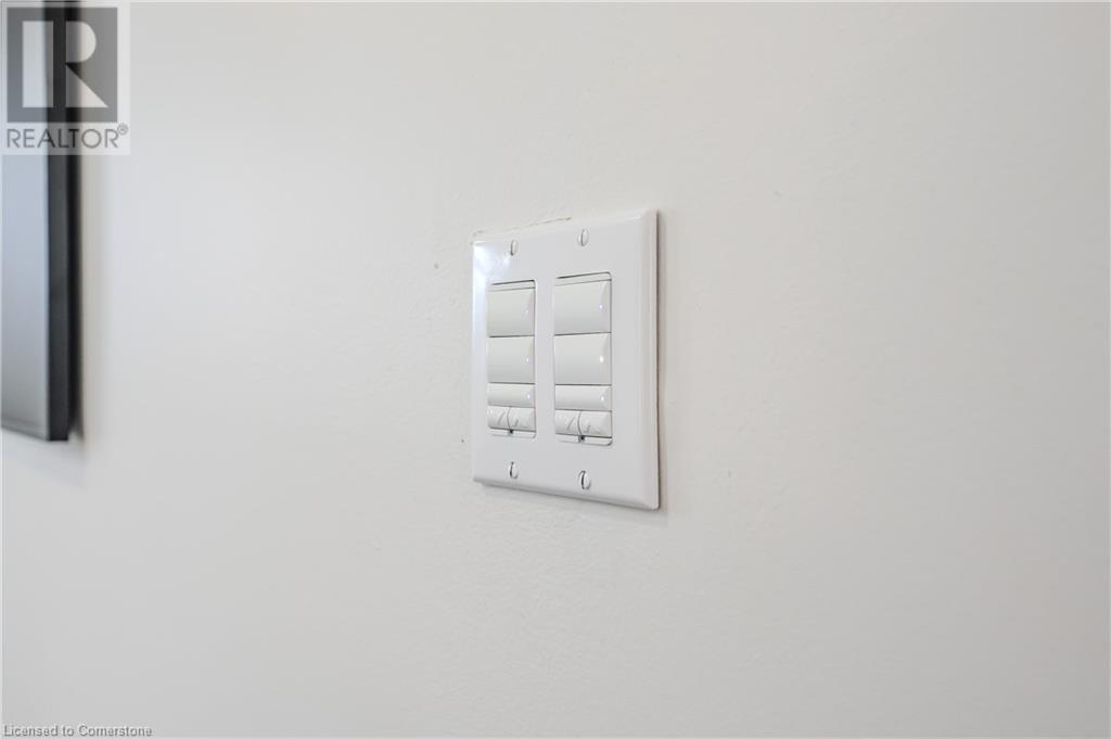 201 Erinbrook Drive, Kitchener, Ontario  N2E 3K5 - Photo 18 - 40686718