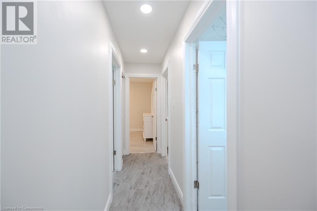 201 Erinbrook Drive, Kitchener, Ontario  N2E 3K5 - Photo 24 - 40686718