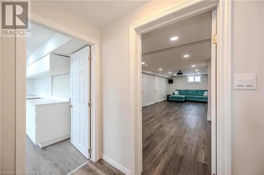 201 Erinbrook Drive, Kitchener, Ontario  N2E 3K5 - Photo 32 - 40686718