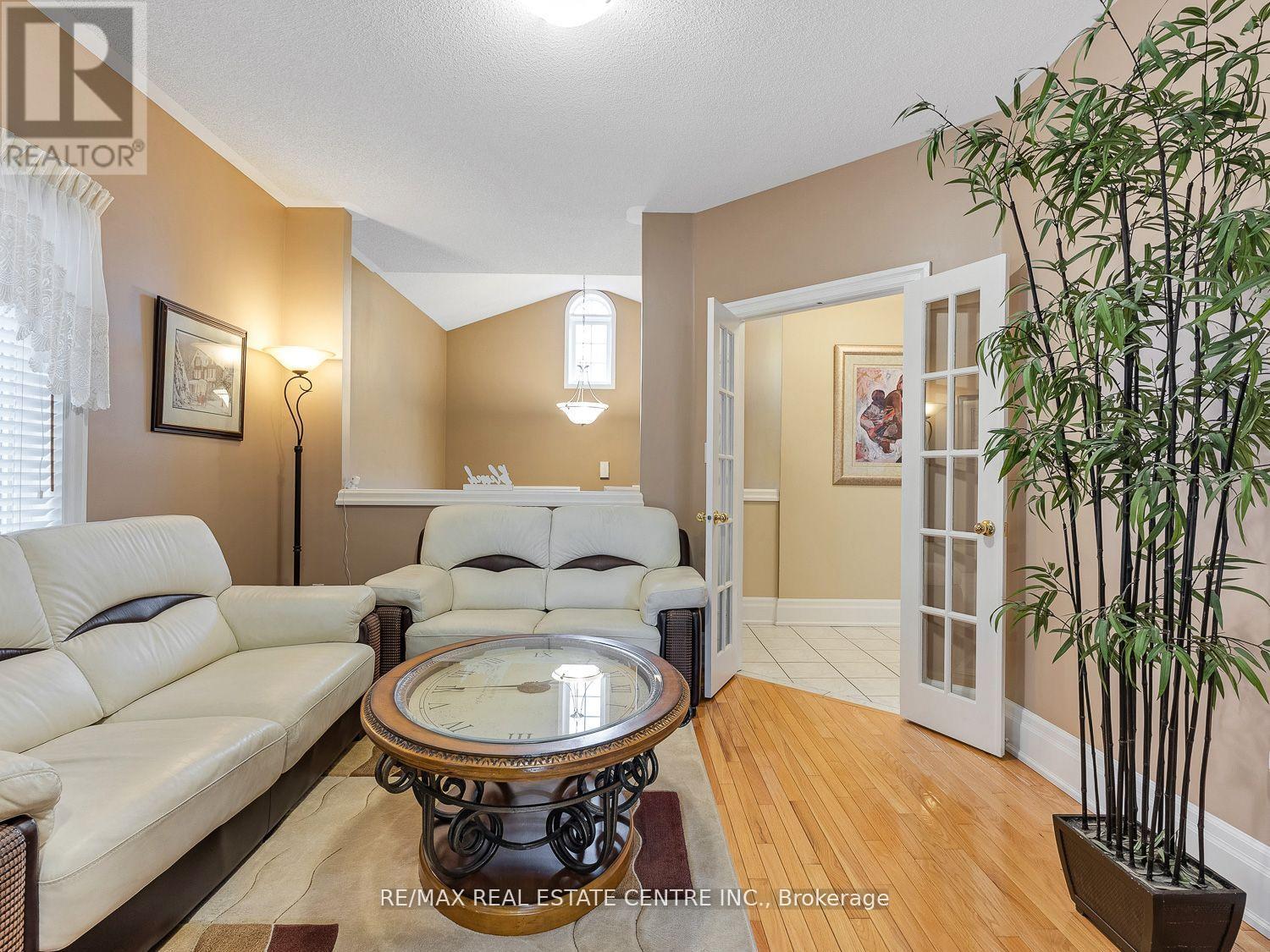 73 Baybrook Road, Brampton, Ontario  L7A 1L4 - Photo 6 - W11904126