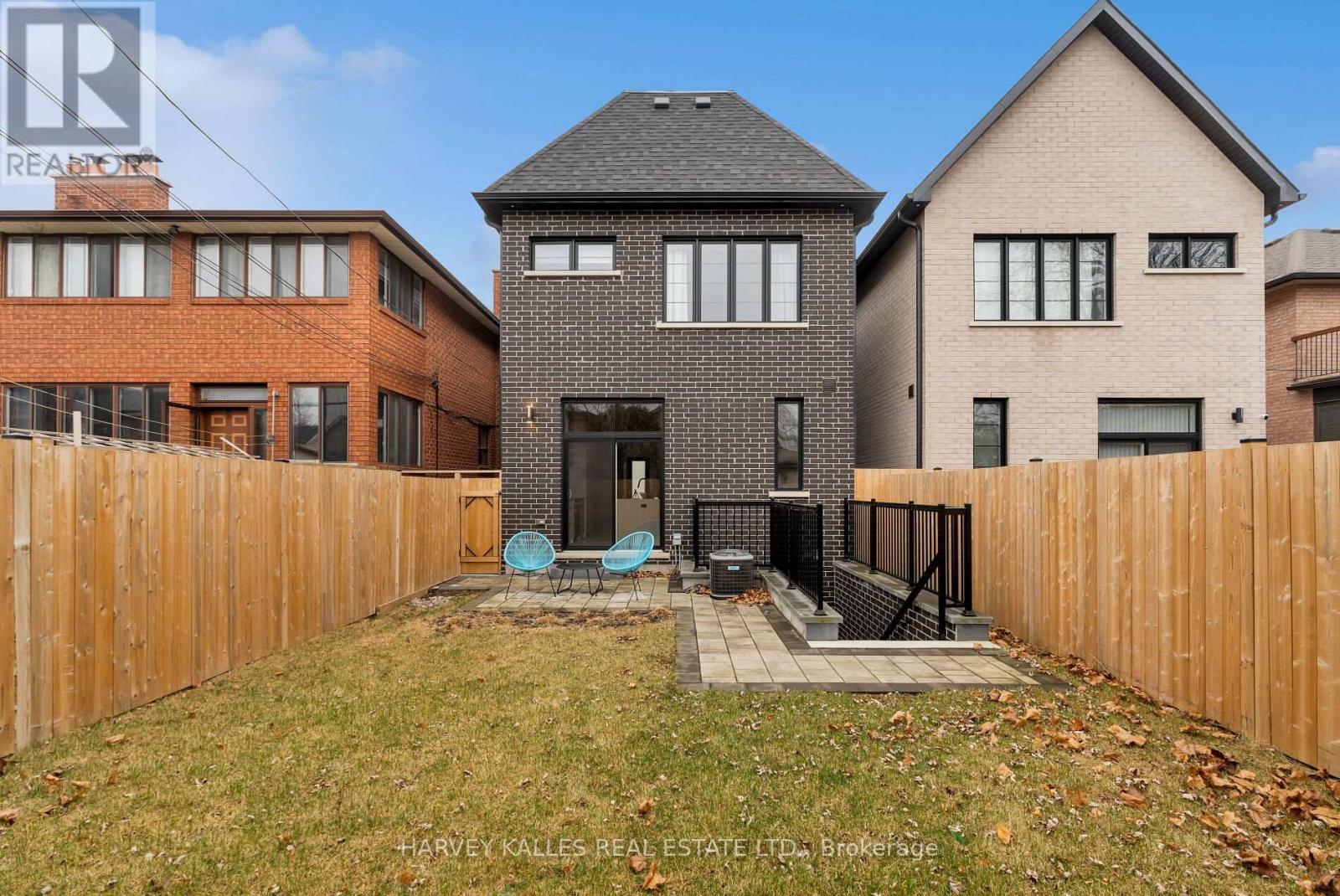 30 Roseland Drive, Toronto, Ontario  M8W 1Y2 - Photo 17 - W11904146