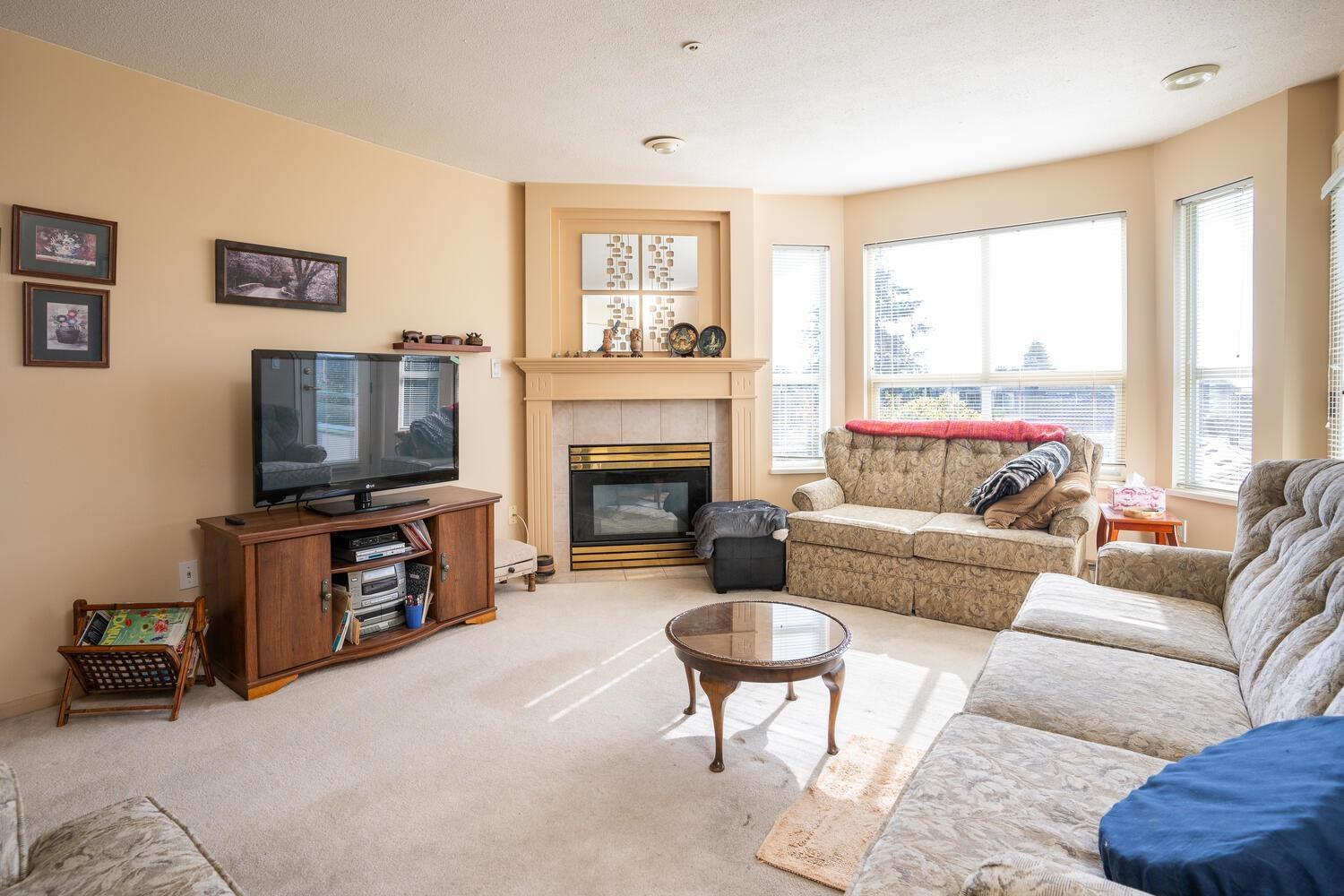 303 1576 Merklin Street, White Rock, British Columbia  V4B 5K2 - Photo 7 - R2933183