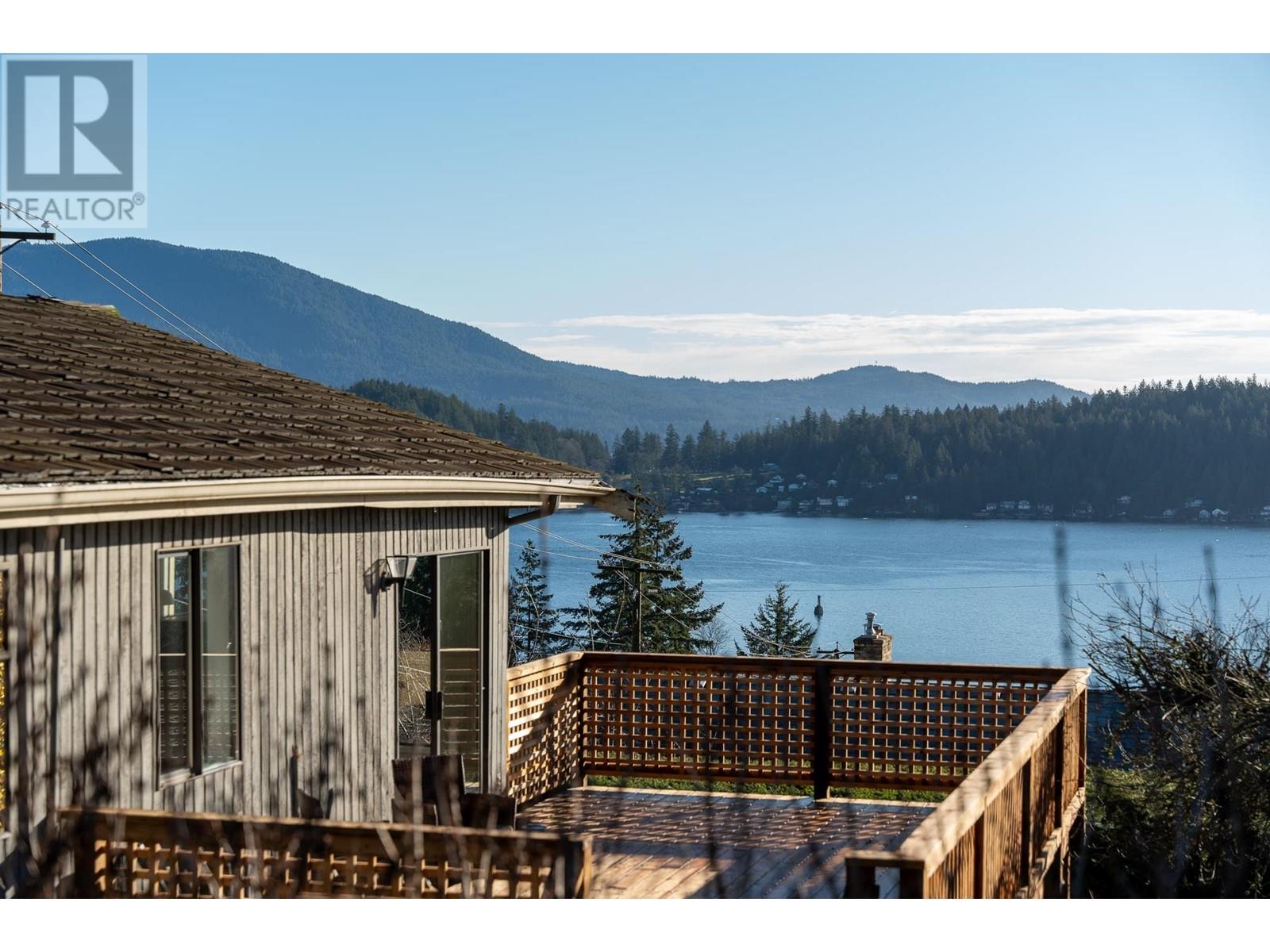 560 ABBS ROAD, Gibsons, British Columbia