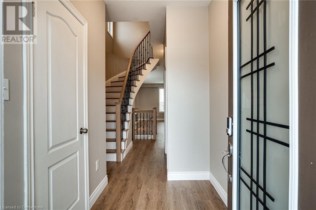 24 Marina Point Crescent, Hamilton, Ontario  L8E 0E4 - Photo 3 - 40686739