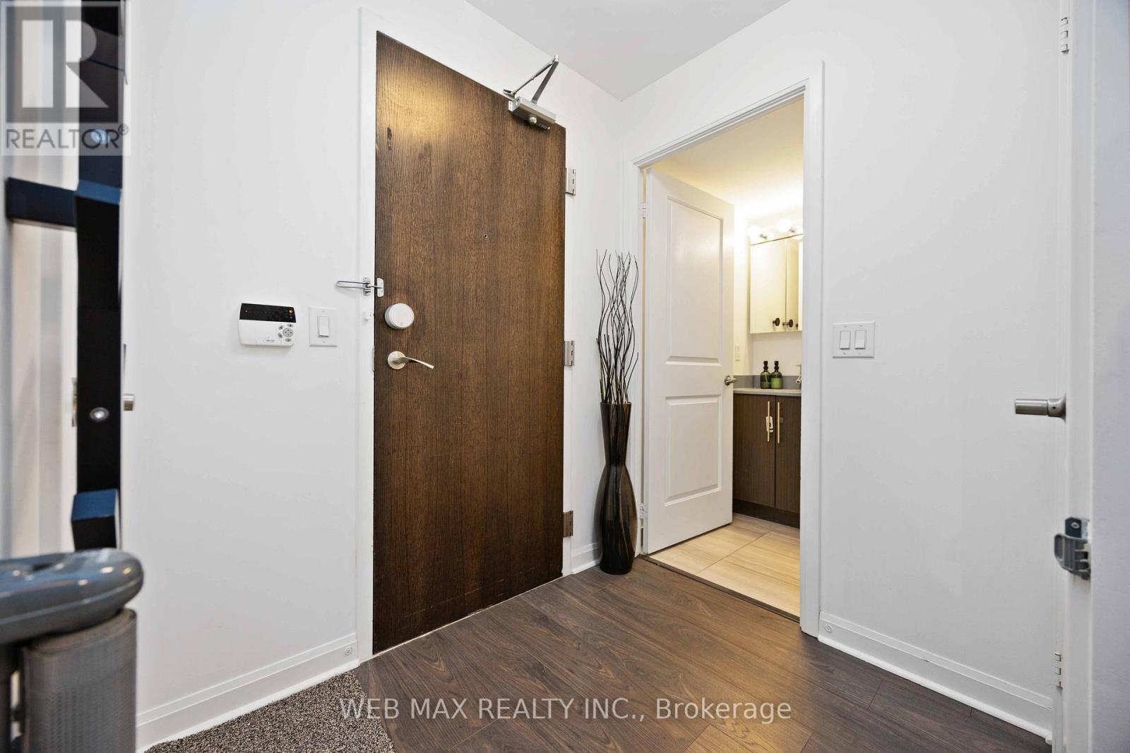 1802 - 1 Michael Power Place, Toronto, Ontario  M9A 0A1 - Photo 5 - W11904278