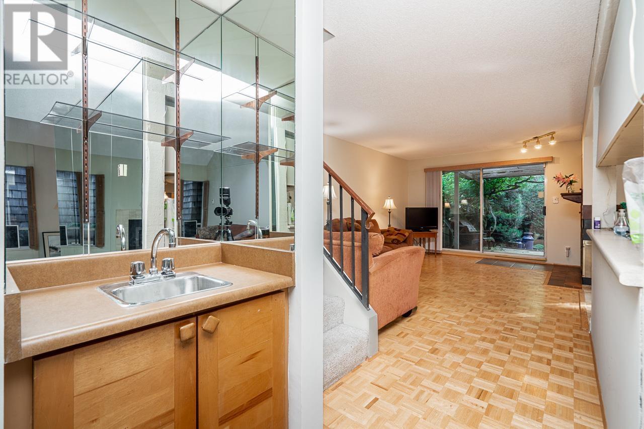 Listing Picture 11 of 40 : 3689 BORHAM CRESCENT, Vancouver / 溫哥華 - 魯藝地產 Yvonne Lu Group - MLS Medallion Club Member