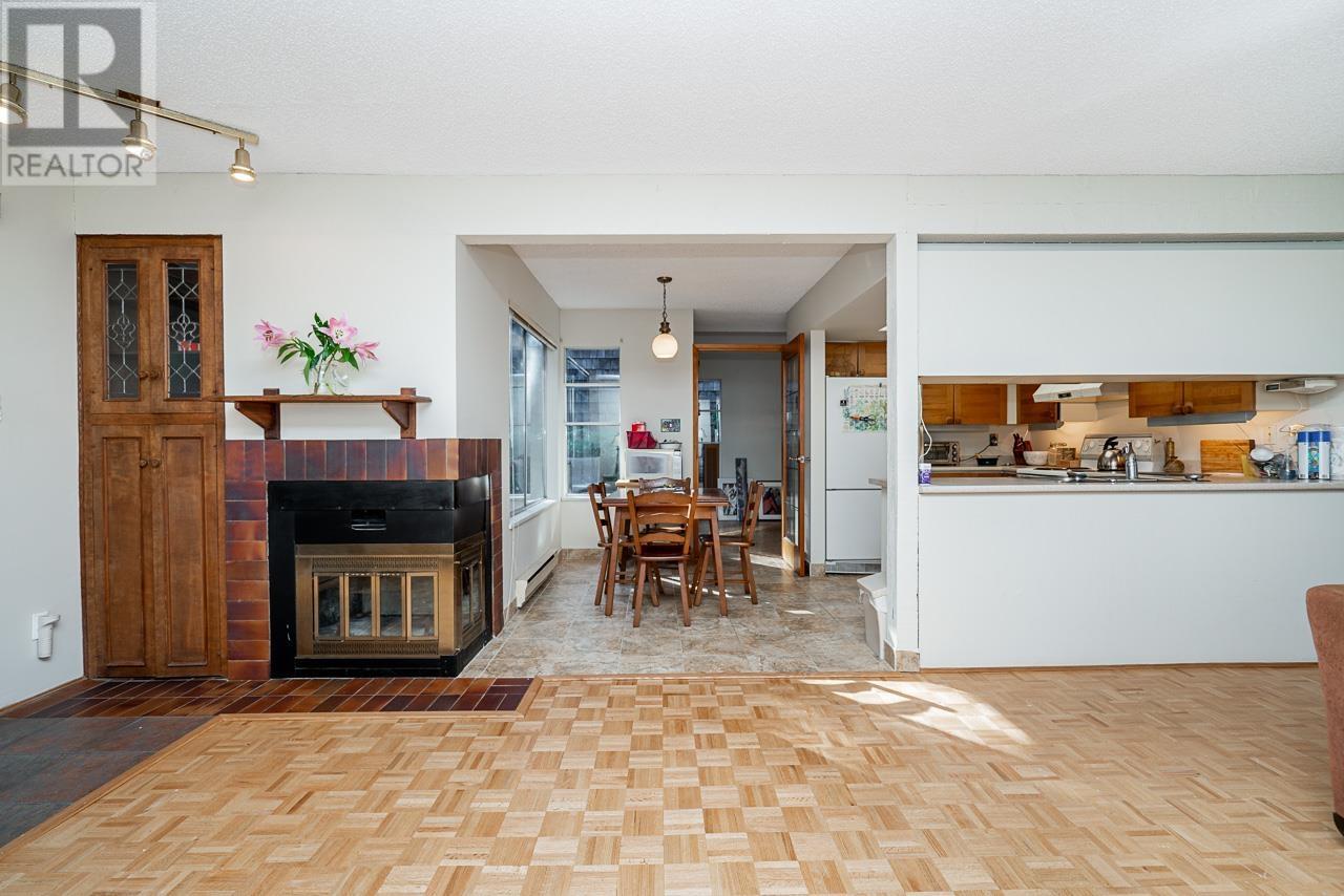 Listing Picture 14 of 40 : 3689 BORHAM CRESCENT, Vancouver / 溫哥華 - 魯藝地產 Yvonne Lu Group - MLS Medallion Club Member