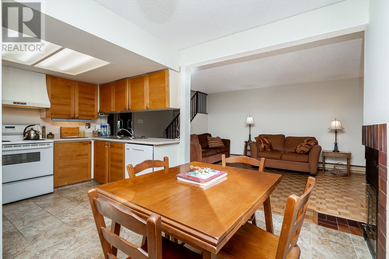 Listing Picture 16 of 40 : 3689 BORHAM CRESCENT, Vancouver / 溫哥華 - 魯藝地產 Yvonne Lu Group - MLS Medallion Club Member