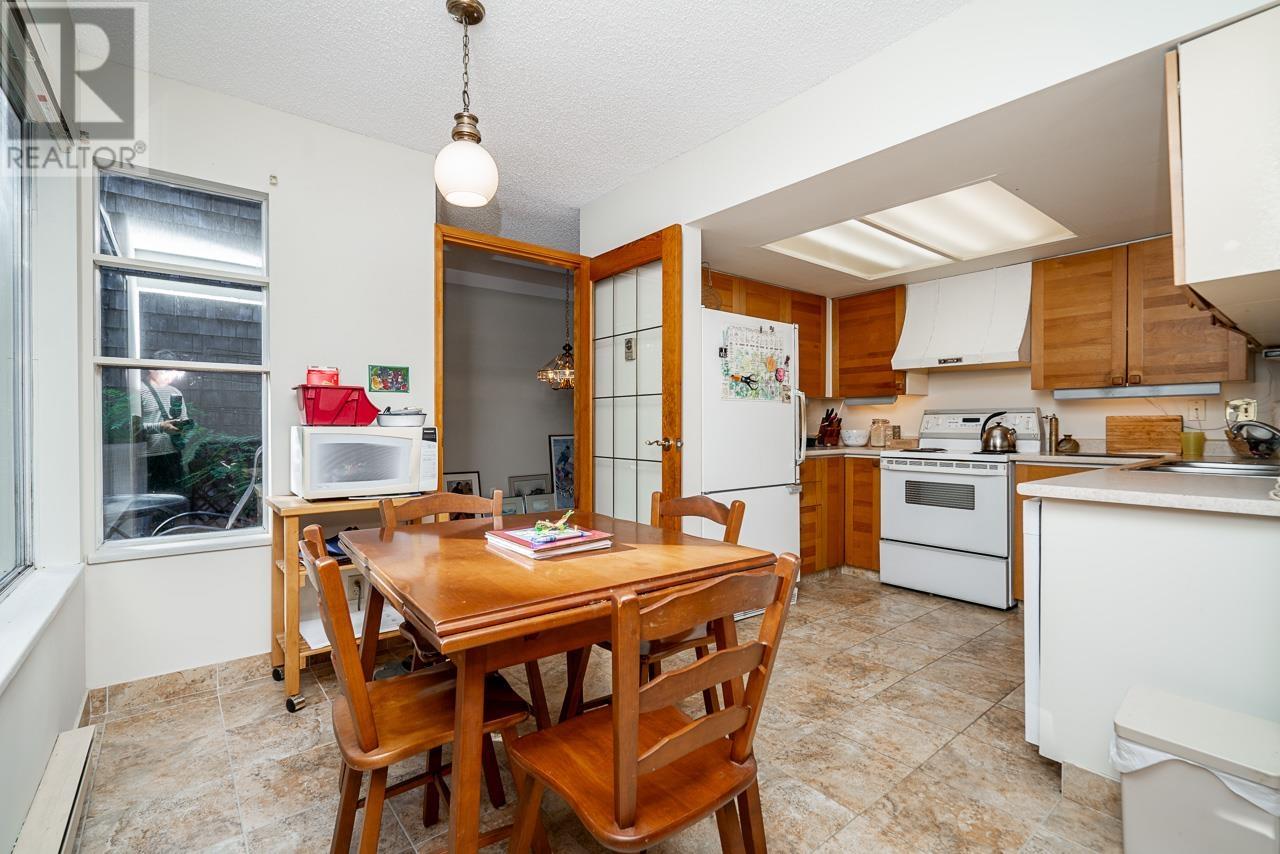 Listing Picture 17 of 40 : 3689 BORHAM CRESCENT, Vancouver / 溫哥華 - 魯藝地產 Yvonne Lu Group - MLS Medallion Club Member