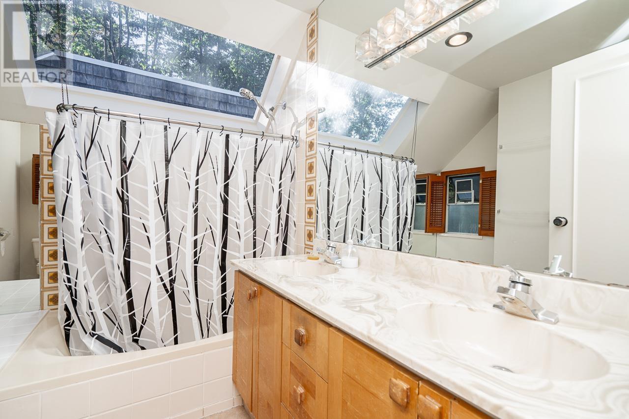 Listing Picture 27 of 40 : 3689 BORHAM CRESCENT, Vancouver / 溫哥華 - 魯藝地產 Yvonne Lu Group - MLS Medallion Club Member