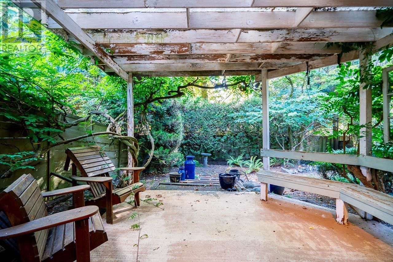 Listing Picture 36 of 40 : 3689 BORHAM CRESCENT, Vancouver / 溫哥華 - 魯藝地產 Yvonne Lu Group - MLS Medallion Club Member