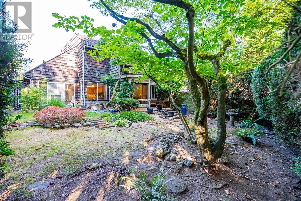 Listing Picture 38 of 40 : 3689 BORHAM CRESCENT, Vancouver / 溫哥華 - 魯藝地產 Yvonne Lu Group - MLS Medallion Club Member