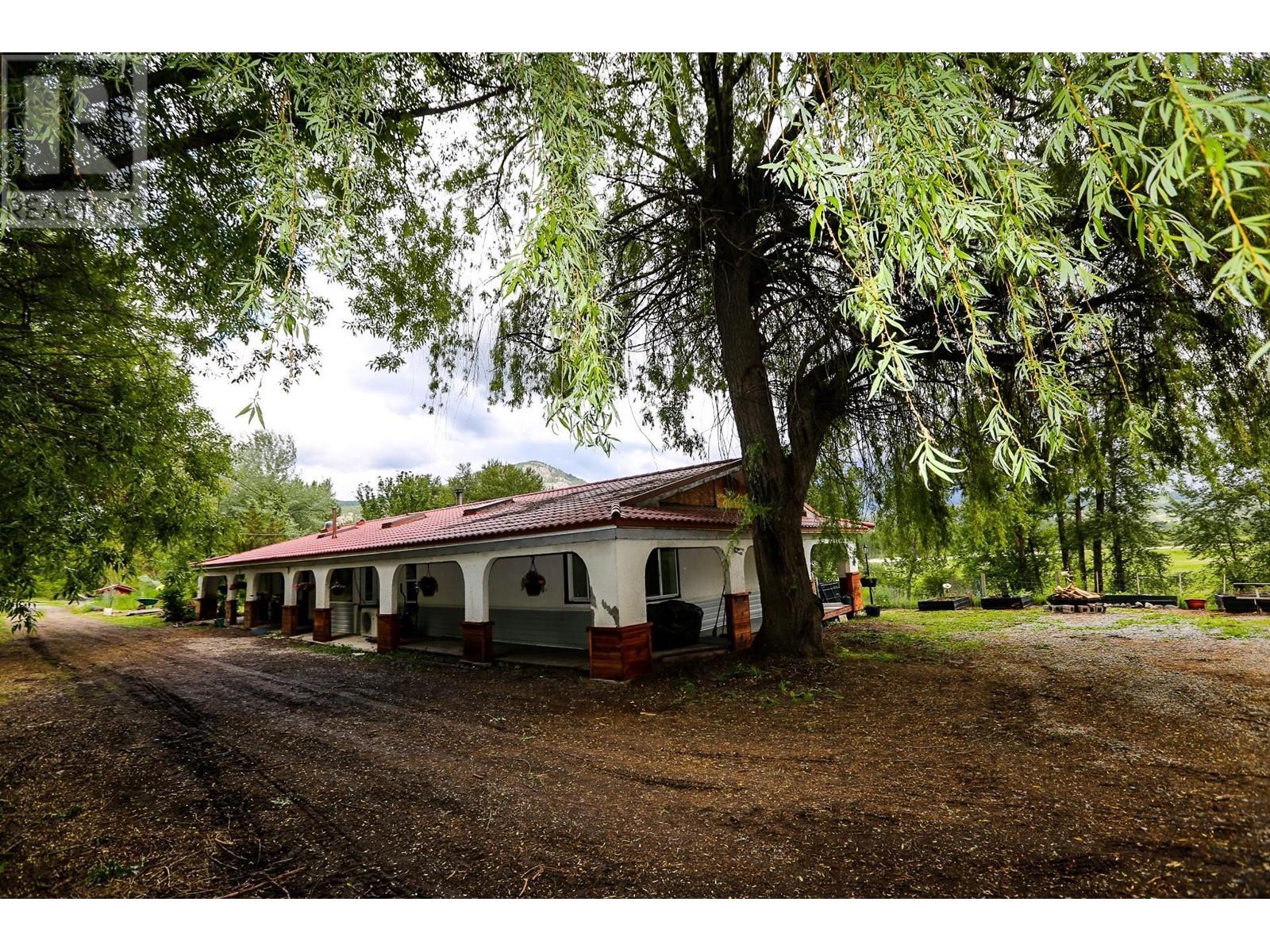 8630 YELLOWHEAD  S Highway, Little Fort, British Columbia