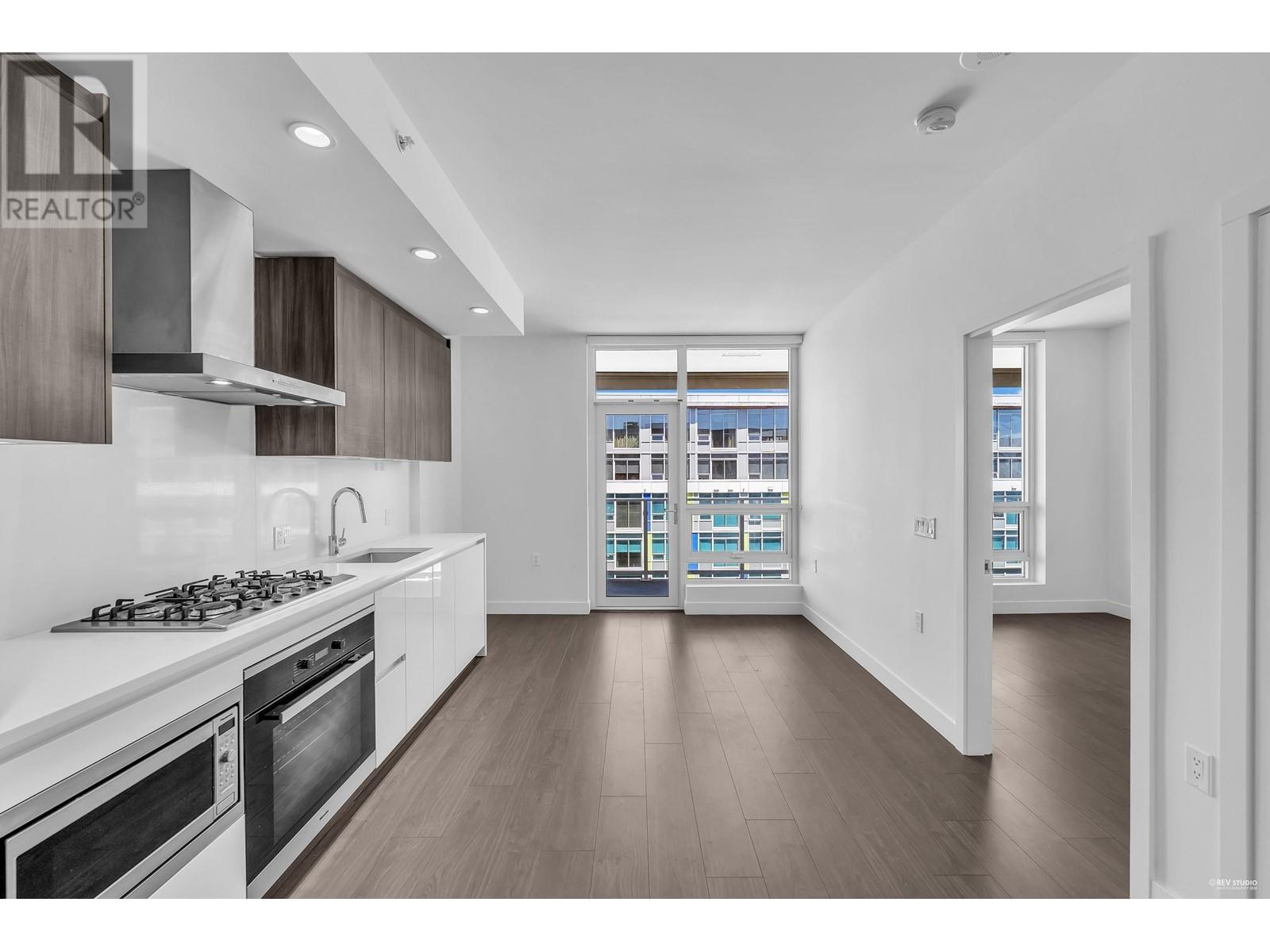 Property at 1410 6320 NO. 3 ROAD image 3