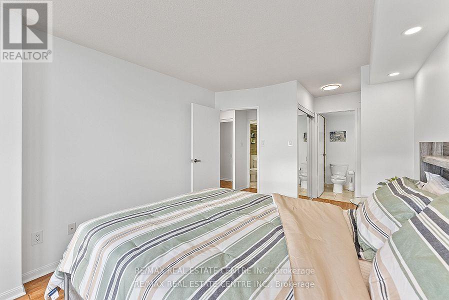 1808 - 550 Webb Drive, Mississauga, Ontario  L5B 3Y4 - Photo 22 - W11904374