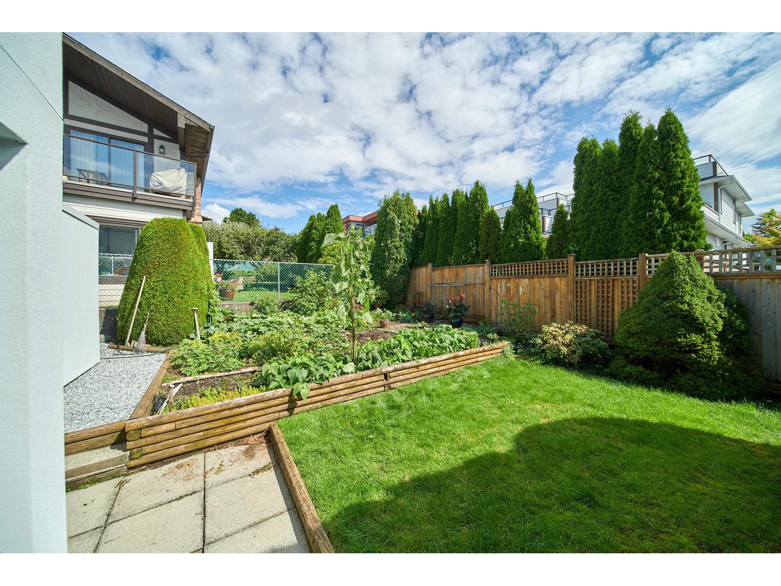 15662 Semiahmoo Avenue, White Rock, British Columbia  V4B 1V4 - Photo 25 - R2951912