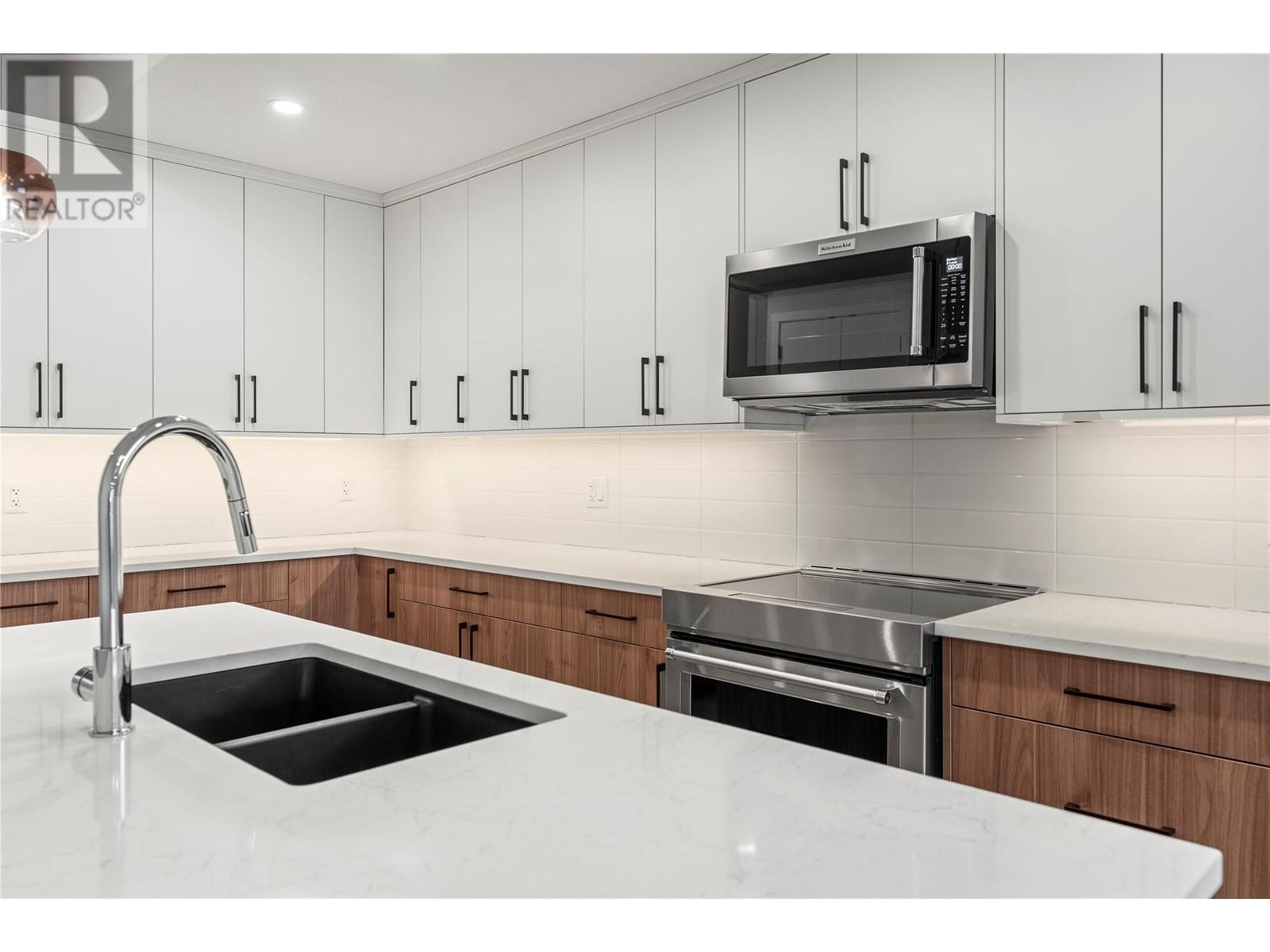 Property at 3907 26 Street Unit# 1 image 3