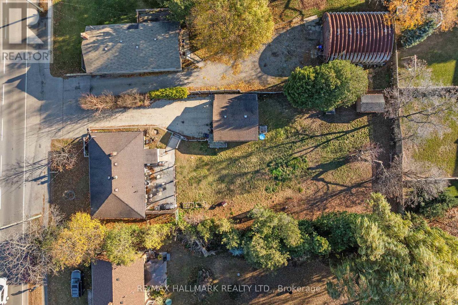 Property at 871 FINCH AVENUE image 3