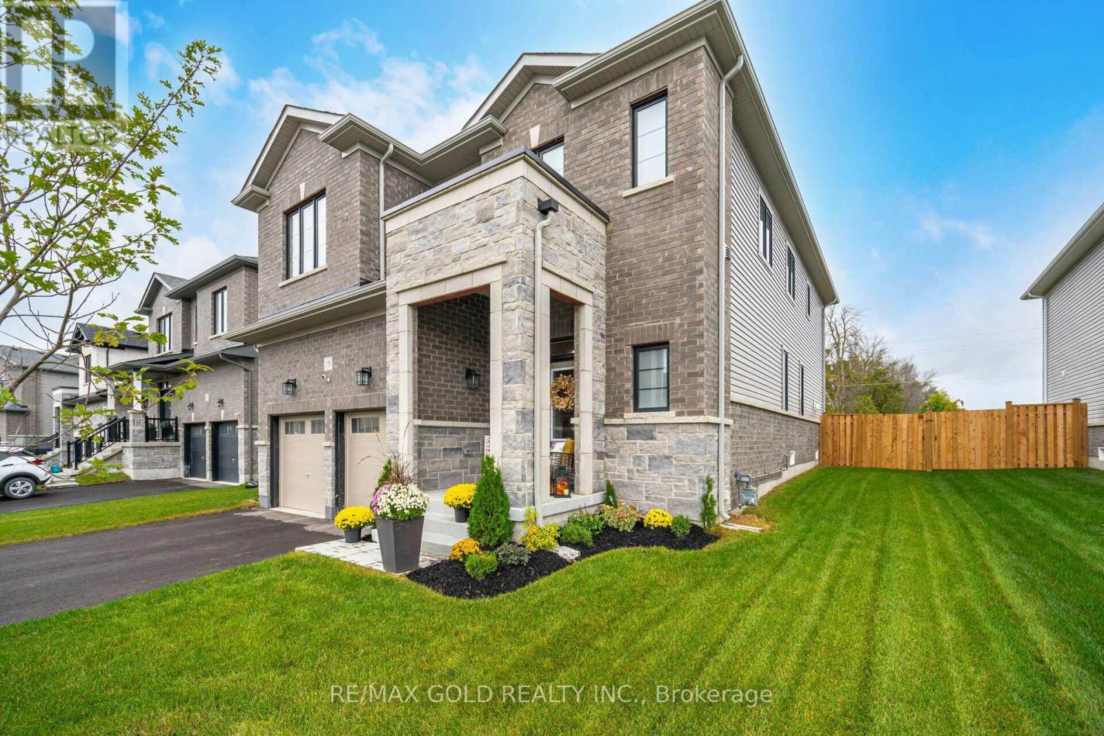 Property at 15 AUTUMN DRIVE image 2
