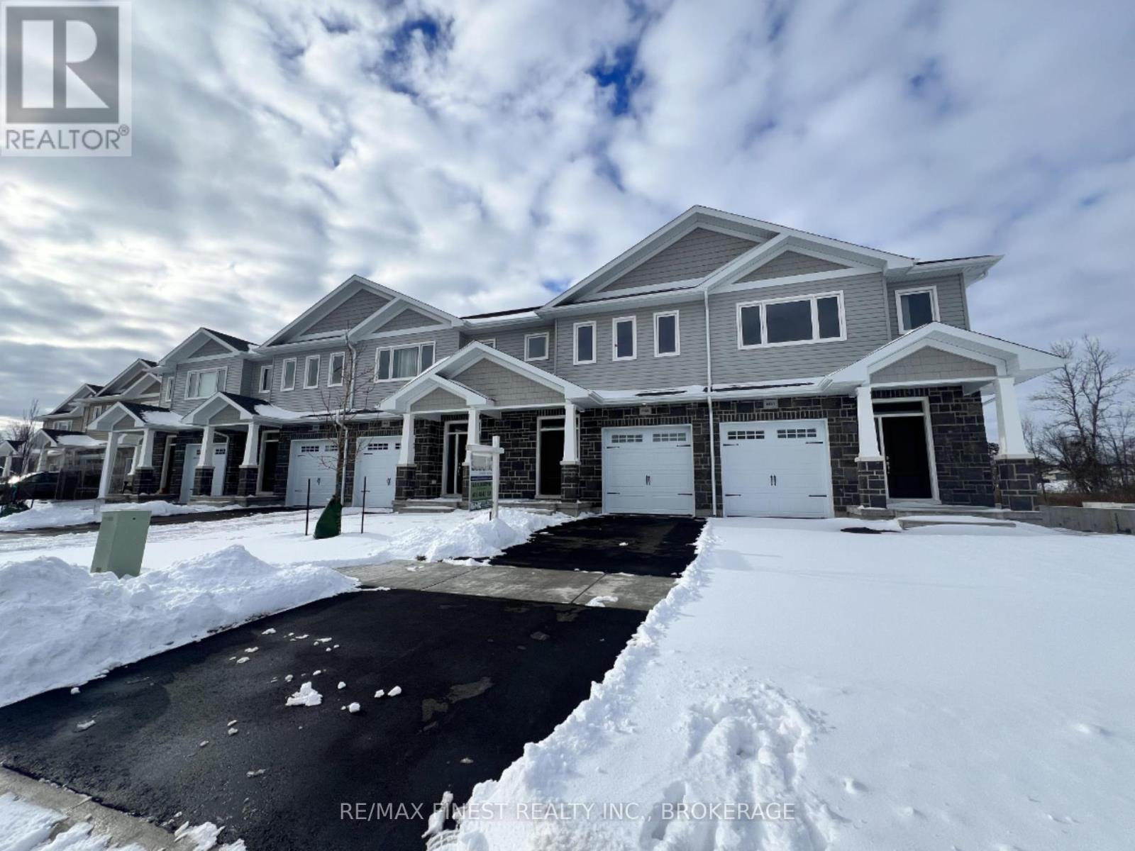 Property at 202 HERITAGE PARK DRIVE image 1