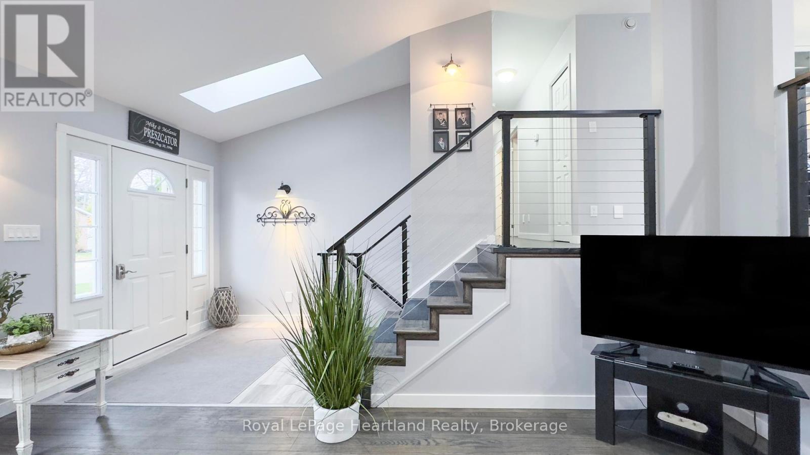 56 Albert Street, West Perth (65 - Town Of Mitchell), Ontario  N0K 1N0 - Photo 3 - X11904523