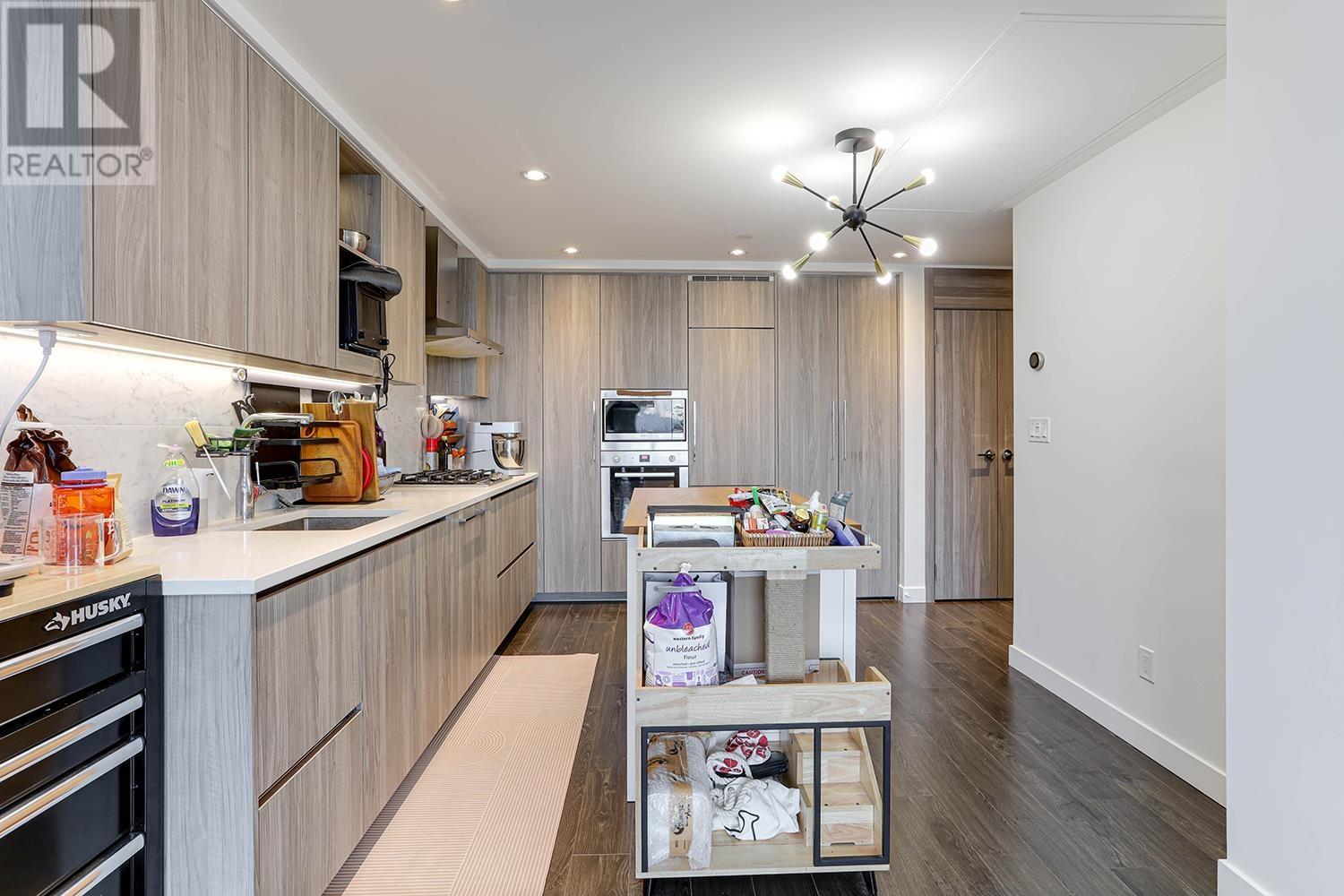Listing Picture 10 of 30 : 2912 4730 LOUGHEED HIGHWAY, Burnaby / 本拿比 - 魯藝地產 Yvonne Lu Group - MLS Medallion Club Member