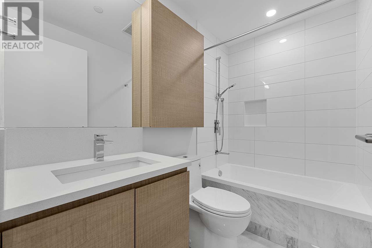 Listing Picture 12 of 26 : 2710 2108 GILMORE AVENUE, Burnaby / 本拿比 - 魯藝地產 Yvonne Lu Group - MLS Medallion Club Member