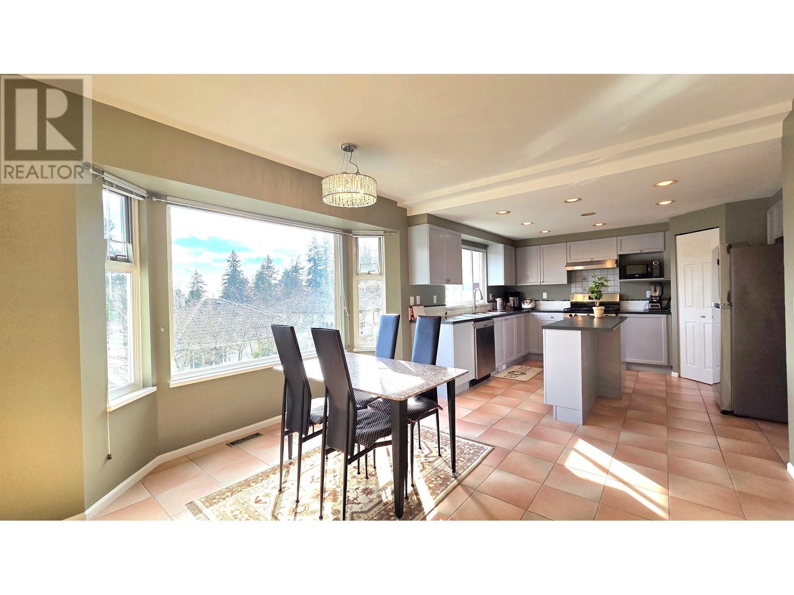 1662 Plateau Crescent, Coquitlam, British Columbia  V3E 3B3 - Photo 10 - R2951906