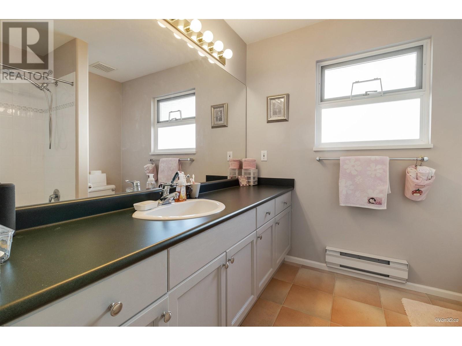 1662 Plateau Crescent, Coquitlam, British Columbia  V3E 3B3 - Photo 29 - R2951906