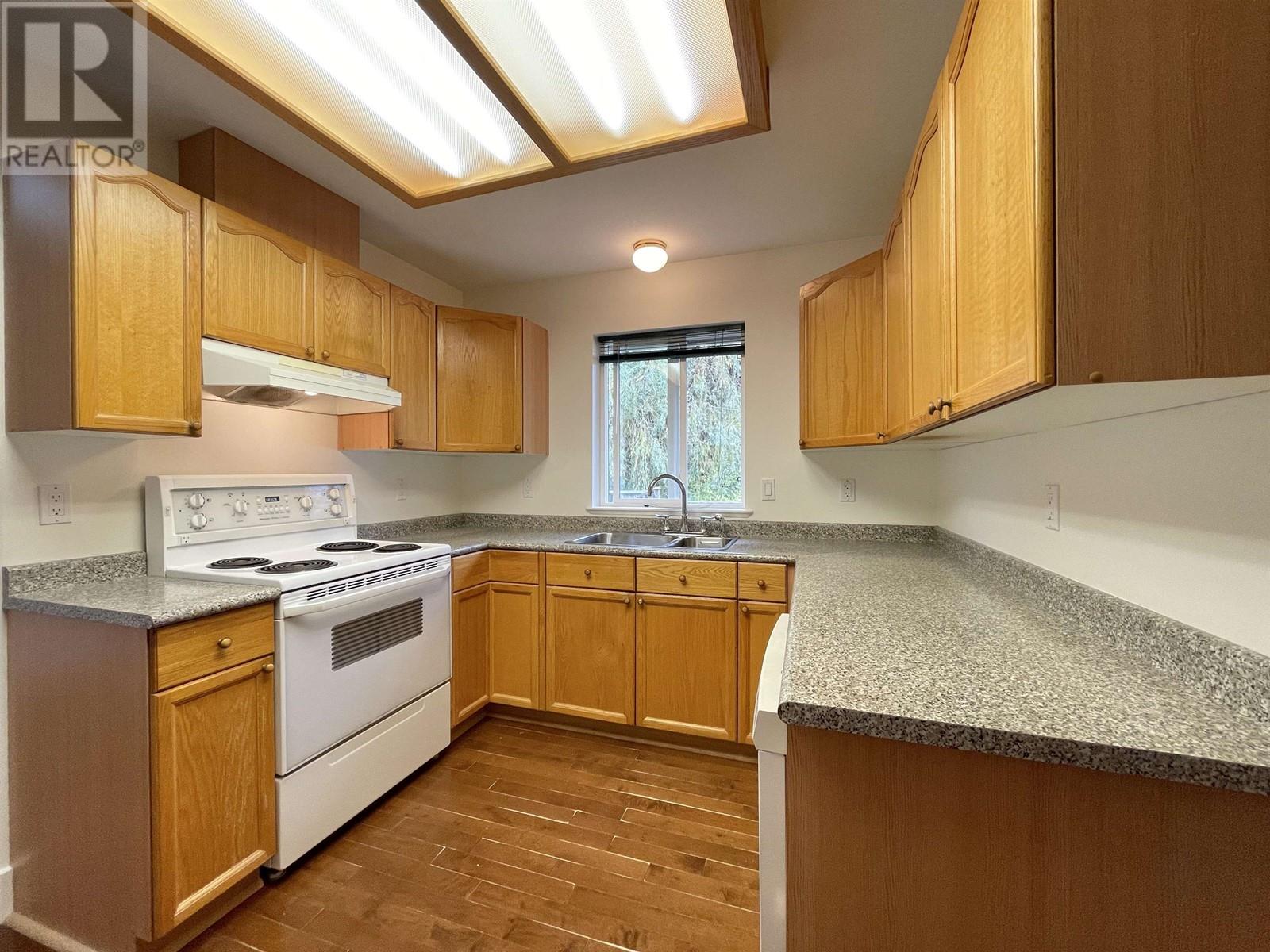 5916 St. Andrews Place, Sechelt, British Columbia  V7Z 0L7 - Photo 5 - R2951914
