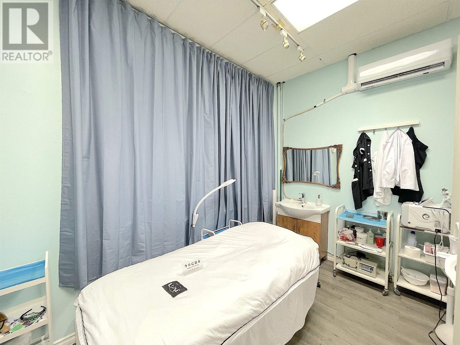 Listing Picture 8 of 18 : 2125 8580 ALEXANDRA ROAD, Richmond / 烈治文 - 魯藝地產 Yvonne Lu Group - MLS Medallion Club Member