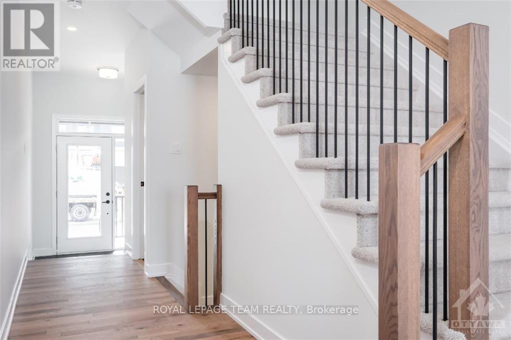 Property at 1017 MOORE STREET image 3