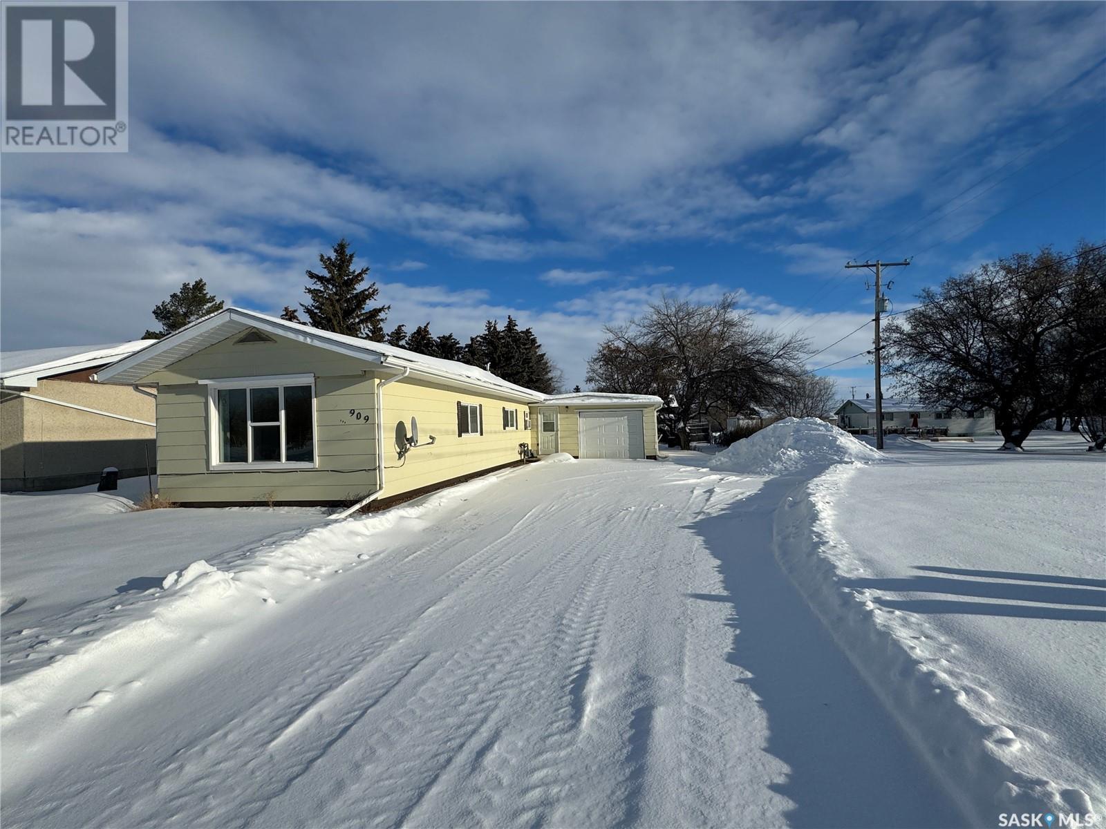 909 9th Street, Perdue, Saskatchewan  S0K 3C0 - Photo 29 - SK987017