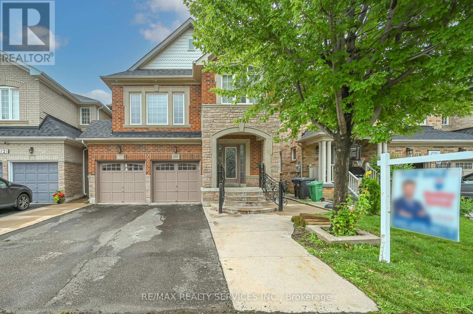 Property at 119 CROWN VICTORIA DRIVE image 1