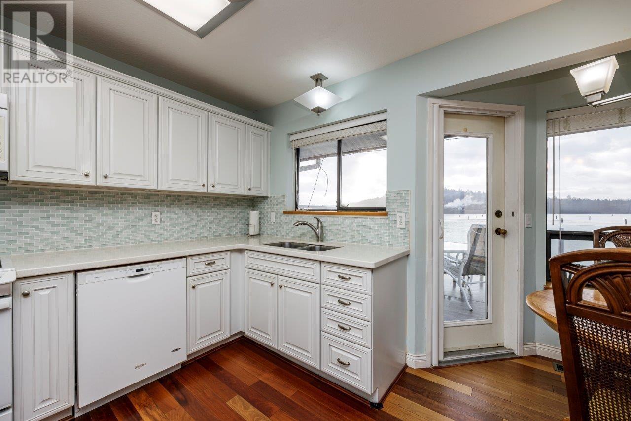 Property at 2929 DOLLARTON HIGHWAY image 4