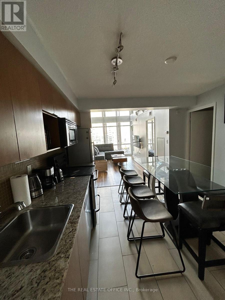 2808 - 15 Fort York Boulevard, Toronto, Ontario  M5V 3Y4 - Photo 4 - C11904710