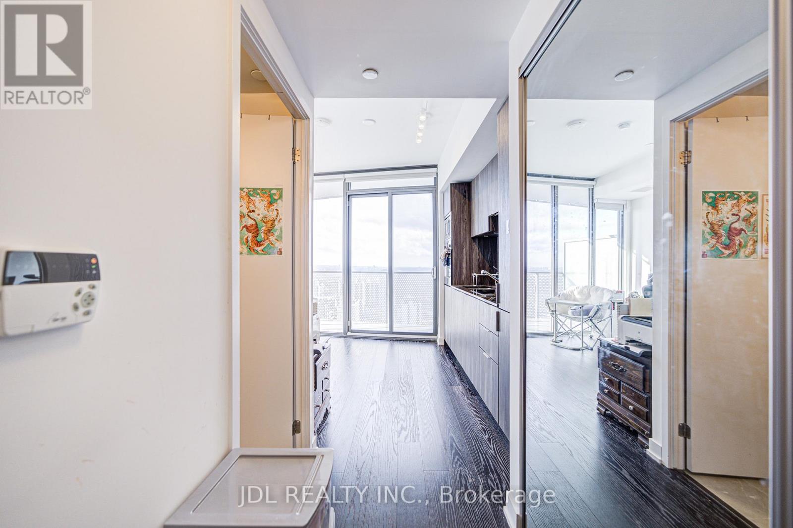 4612 - 11 Wellesley Street W, Toronto, Ontario  M4Y 0G4 - Photo 10 - C11904739