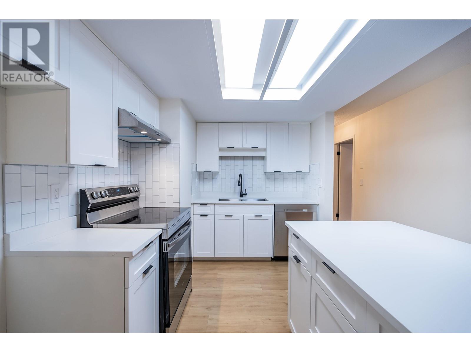 104 2925 Glen Drive, Coquitlam, British Columbia V3B 7H9 - Photo 11 - R2951185