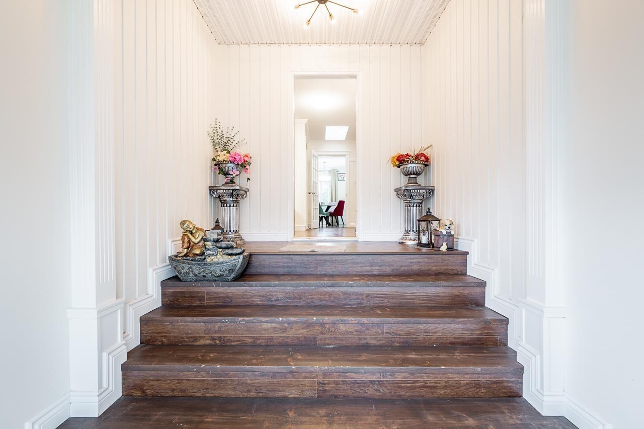 Property at 16376 96 AVENUE image 3