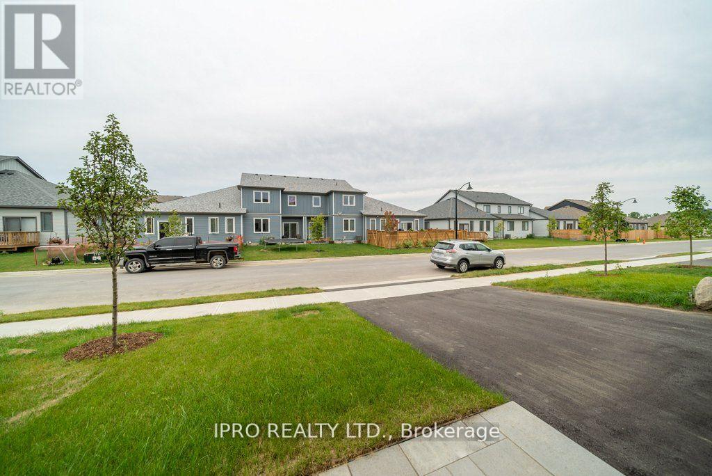 Property at 44 CAMPBELL CRESCENT image 3