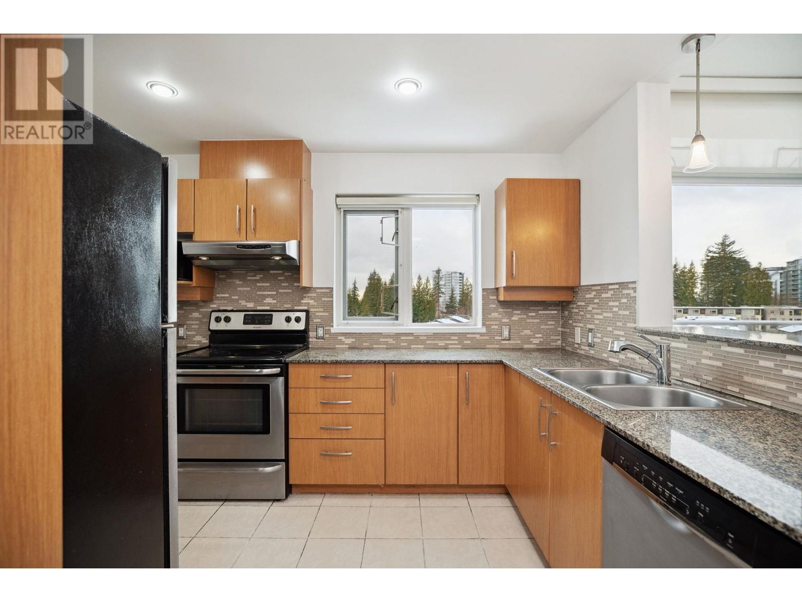 Listing Picture 10 of 38 : 904 9288 UNIVERSITY CRESCENT, Burnaby / 本拿比 - 魯藝地產 Yvonne Lu Group - MLS Medallion Club Member